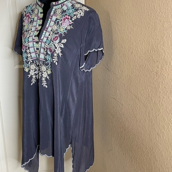 Johnny Was Livana Embroidered Floral Short Sleeve Tunic Gray Med - Picture 9 of 11